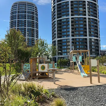 Sky Park Sunrise Apartment, 2 Bedrooms, Downtown * Bratysława