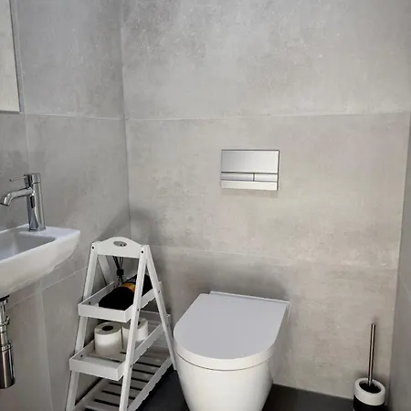 Sky Park Sunrise Apartment, 2 Bedrooms, Downtown * Bratysława