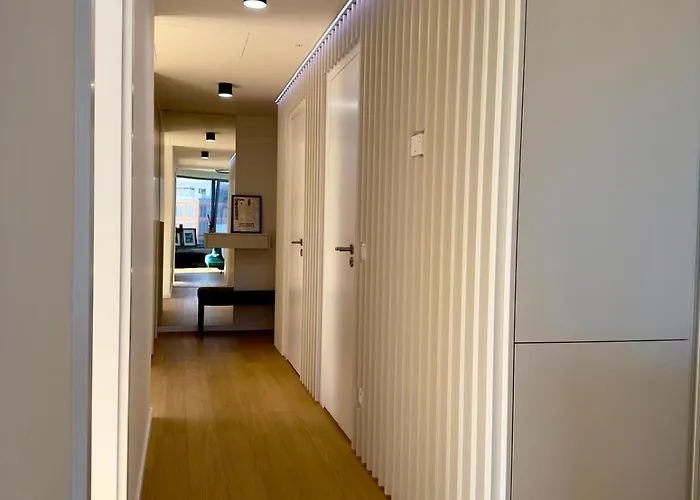 Sky Park Sunrise Apartment, 2 Bedrooms, Downtown *