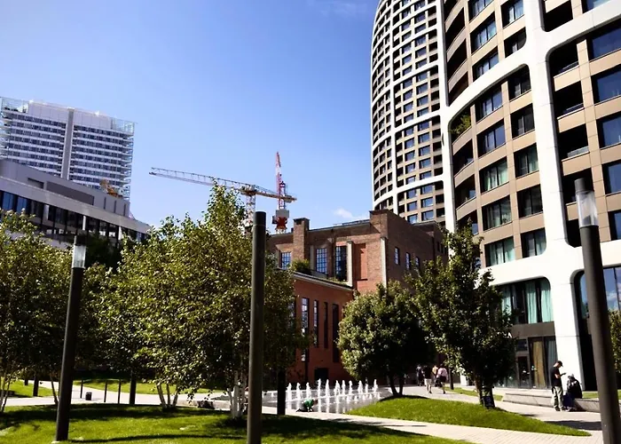 Sky Park Sunrise Apartment, 2 Bedrooms, Downtown *