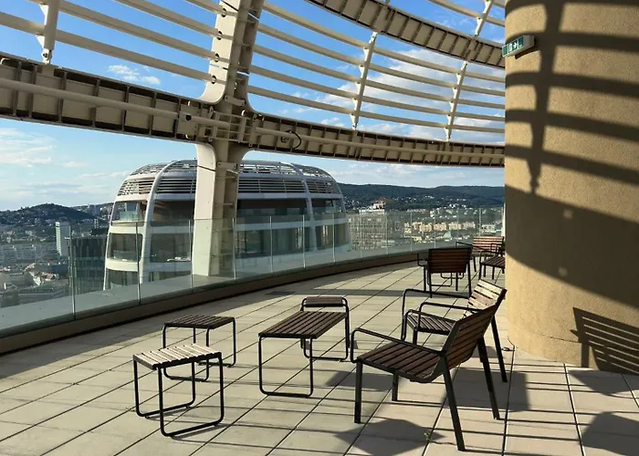 Sky Park Sunrise Apartment, 2 Bedrooms, Downtown