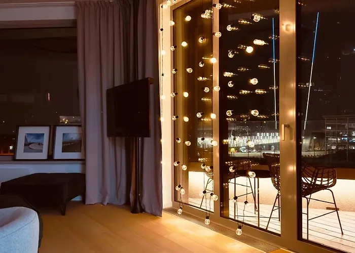 Sky Park Sunrise Apartment, 2 Bedrooms, Downtown * Bratislava