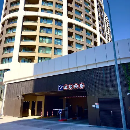 Διαμέρισμα Sky Park Sunrise Apartment, 2 Bedrooms, Downtown Μπρατισλάβα